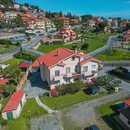 Casa Vacanze Ferrando Pietra Ligure Eksteriør billede