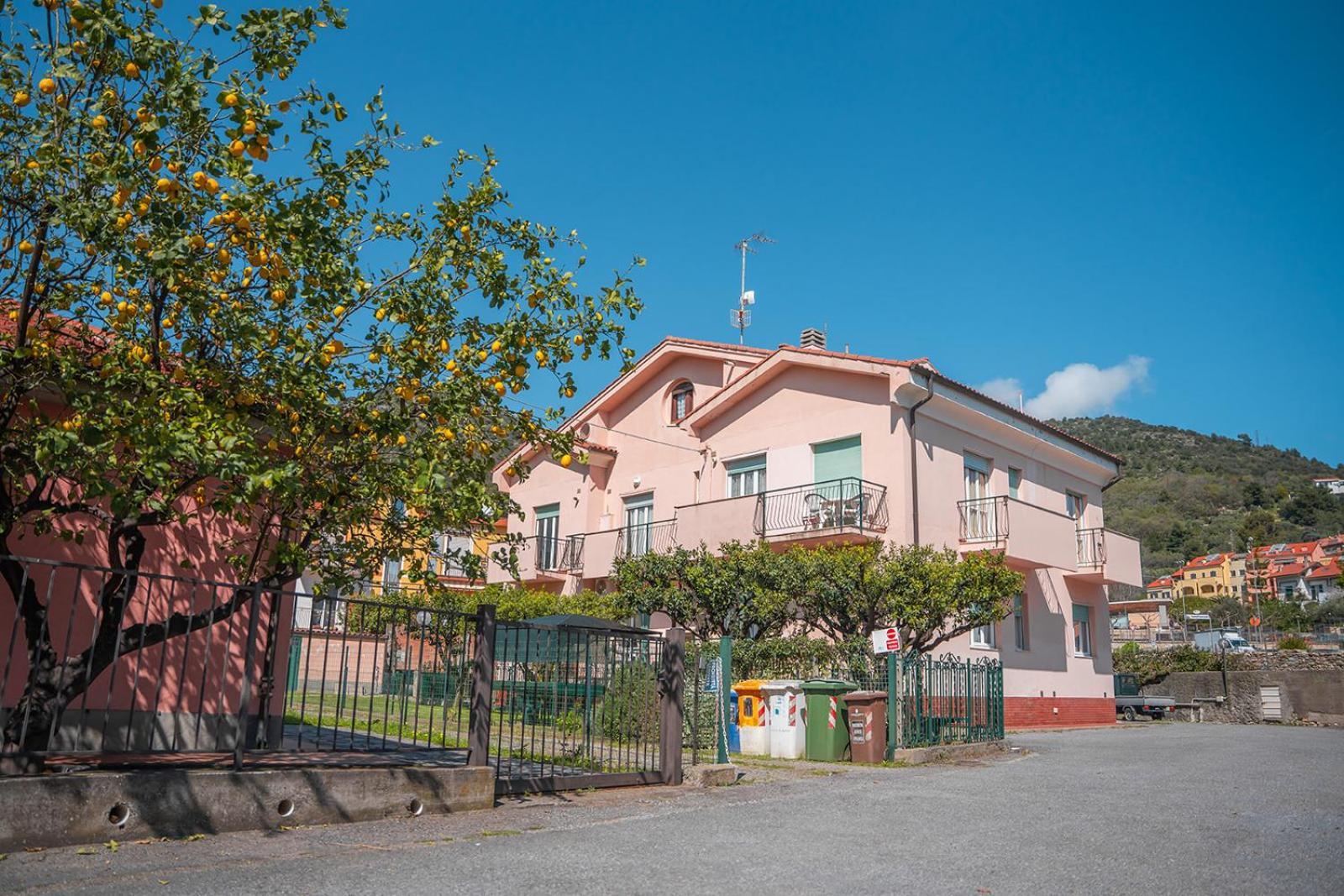 Casa Vacanze Ferrando Pietra Ligure Eksteriør billede