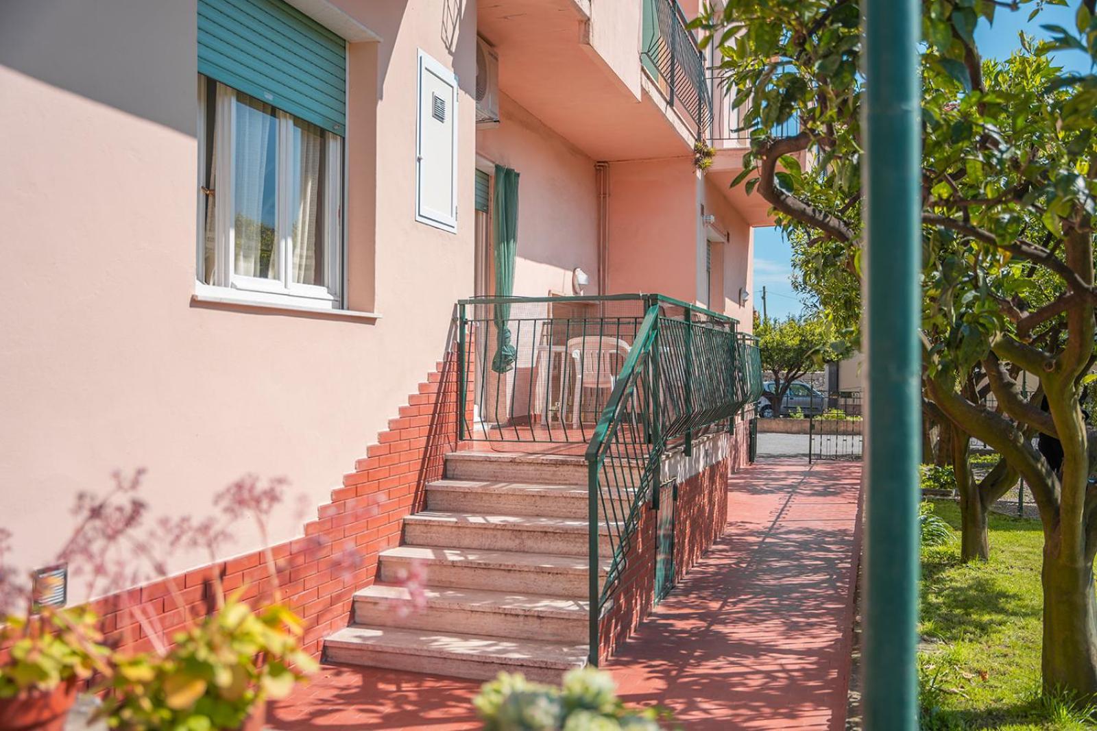 Casa Vacanze Ferrando Pietra Ligure Eksteriør billede