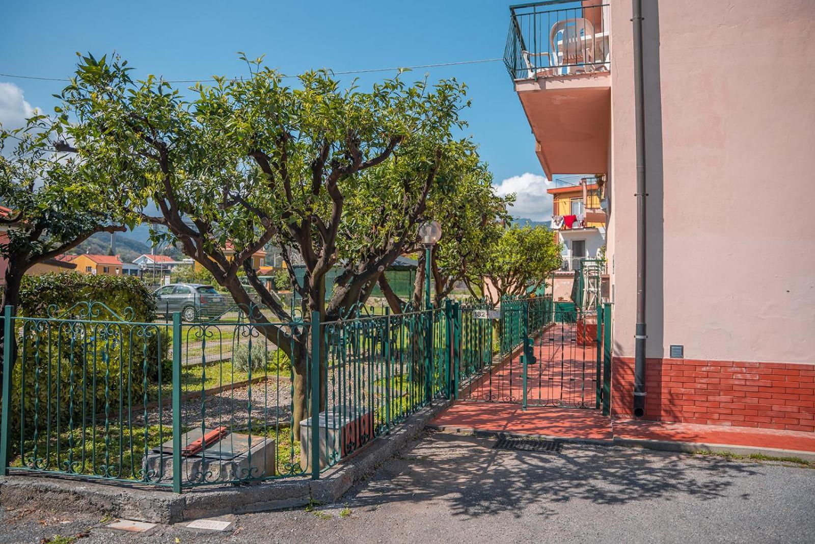 Casa Vacanze Ferrando Pietra Ligure Eksteriør billede